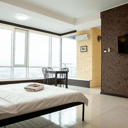 Doba In Ua Baku Shmidta Apartments Dnipro Bagian luar foto